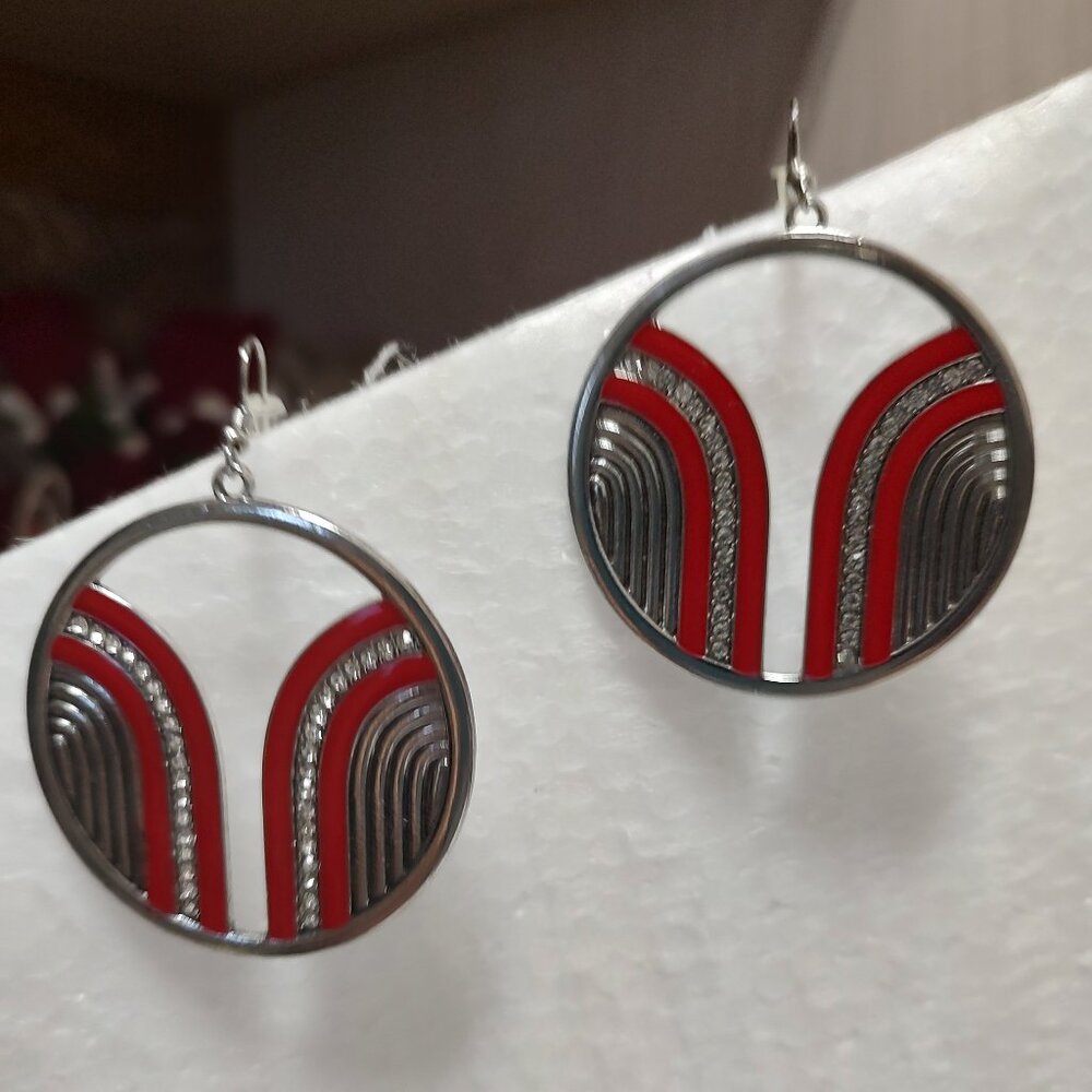 MULTIPLE PAIRS OF EARRINGS